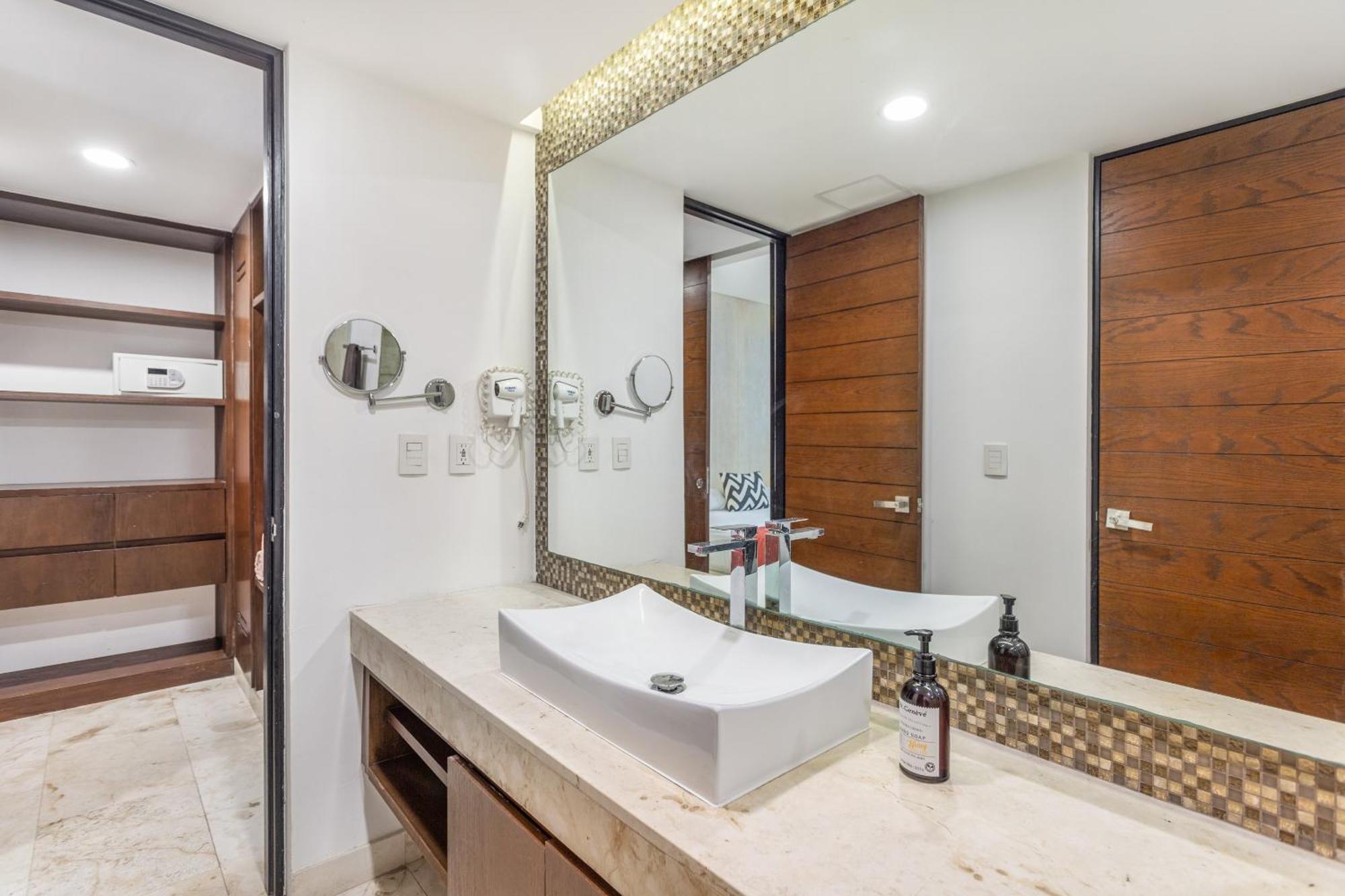Anah Luxury Condos Плая дел Кармен Екстериор снимка